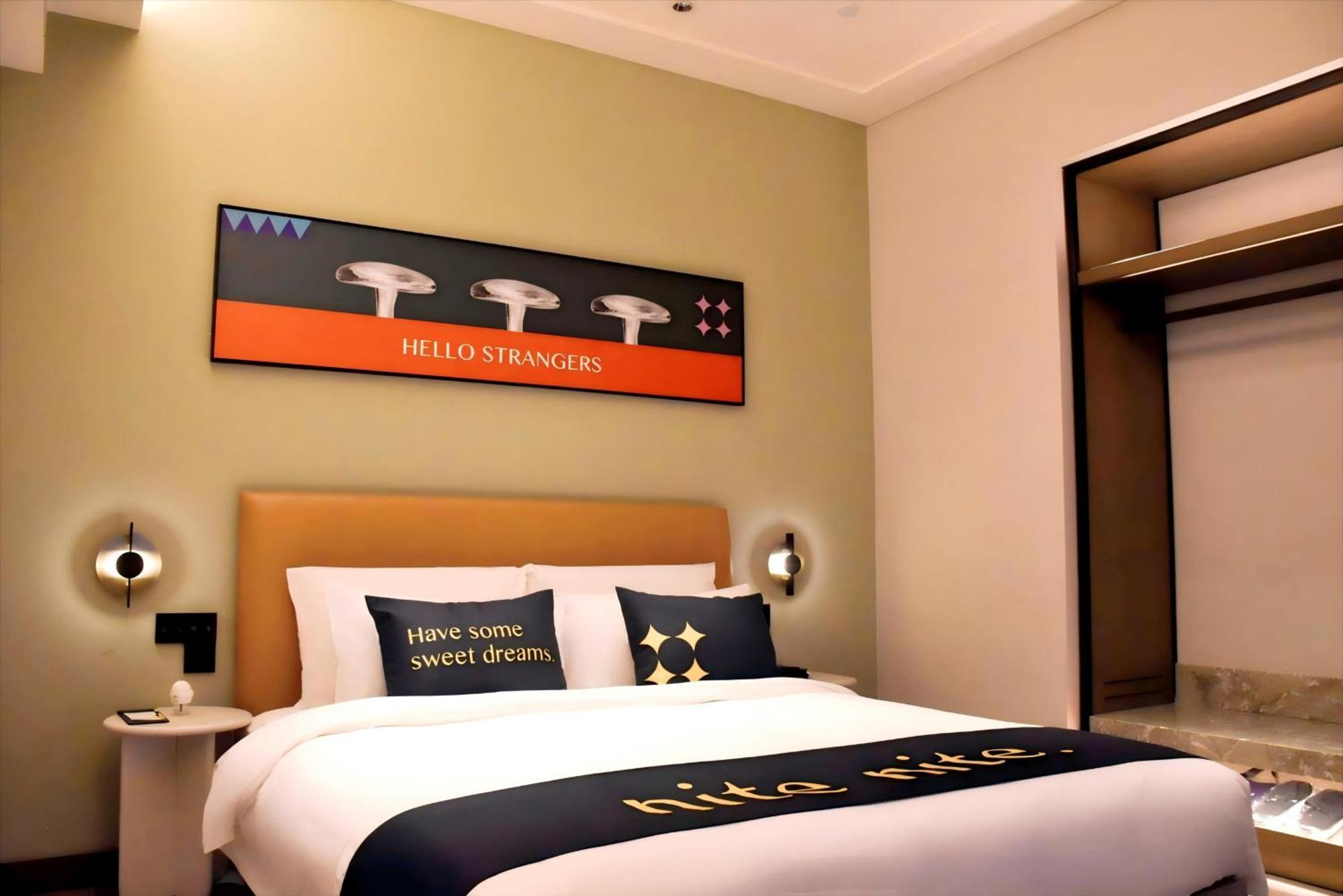 The Mustel Hotel Chongqing Hongyadong Exterior photo